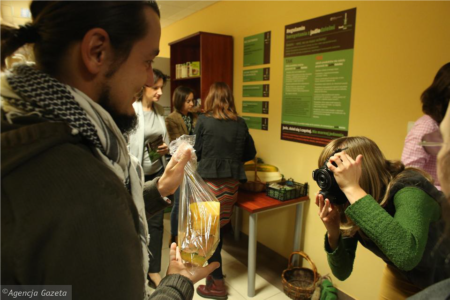 Food sharing centres in urban communes of the Lodz Metropolitan Area b